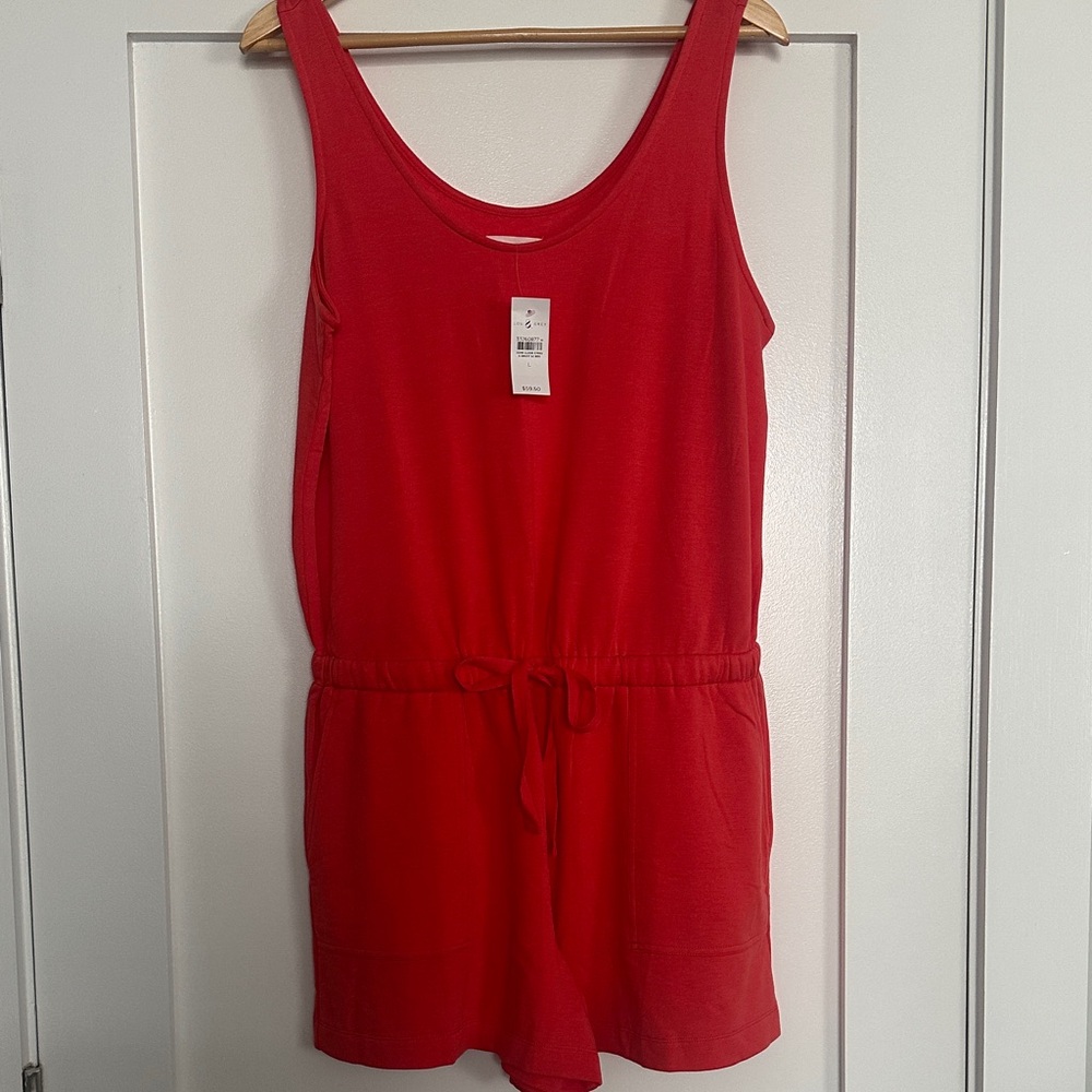 NWT Women’s Loft Coral Sleeveless Romper, Size Large.